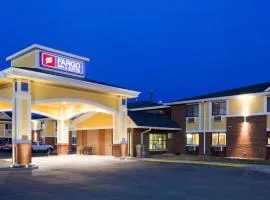 Fargo Inn and Suites โรงแรมในฟาร์โก