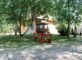 Foto di Hotel: Two-Bedroom Holiday Home in Opusztaszer