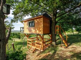 Dióliget - Zöld Fészek Lombház, khách sạn ở Lovasberény