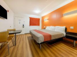 Motel 6-Greenville, SC, hotel in Greenville