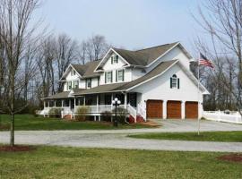 Foto di Hotel: Large Farmhouse close to ND!