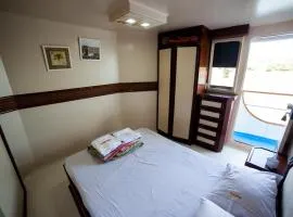 Tapri - Hotel Flutuante