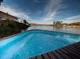 Tapri - Hotel Flutuante