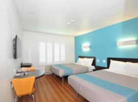 Motel 6-Fountain Valley, CA - Huntington Beach Area, hotelli kohteessa Fountain Valley