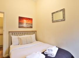 Foto di Hotel: Quiet, Relaxing 2 bed 2 bath Apartment On Edgware Road