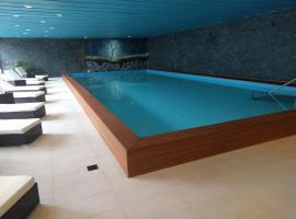 Фотография гостиницы: Holiday accommodation - swimming pool available