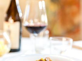 Hotel Il Campanile, hotel v destinaci Cherasco