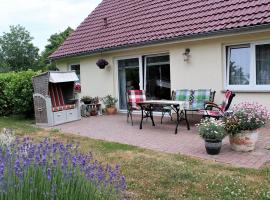 Hotel Photo: Cozy Holiday Home in Hohenkirchen near Baltic Sea