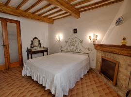 A picture of the hotel: Ospiti del Borgo - Casa di Rita