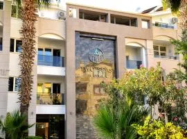 Two Seas Hotel