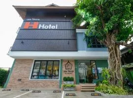 H Hotel Phrasing