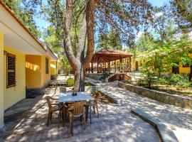 Hotel Photo: Platres Valley Houses