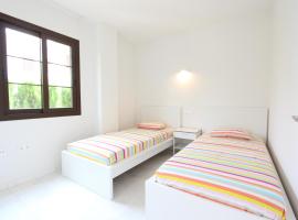 Hotel Photo: Bungalow con gran jardin 9.5