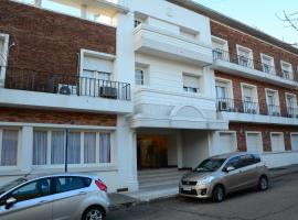 Hotel Crown, hôtel à Melo