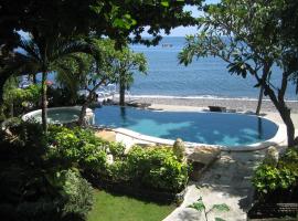 Double One Villas, hotel in Amed