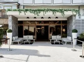 Rouge Hotel International