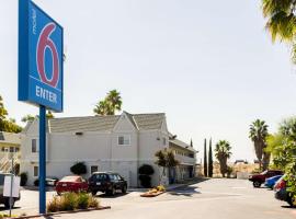 A picture of the hotel: Motel 6-Bakersfield, CA - East