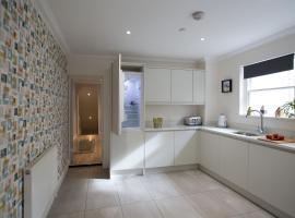 Фотографія готелю: Ceres Newly refurbished 3 bedroom in Heart of Bath