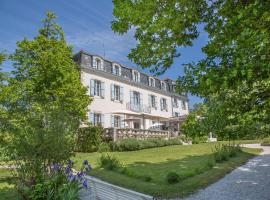 Logis Hôtel Restaurant Château Bellevue, hotel en Cazaubon