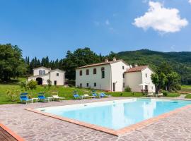 होटल की एक तस्वीर: Child-friendly Holiday Home in Prato with Pool