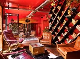 Scarlet Hotel