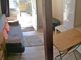 Foto di Hotel: two-room studio with parking