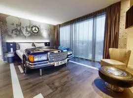 V8 HOTEL Motorworld Region Stuttgart, hotel in Böblingen