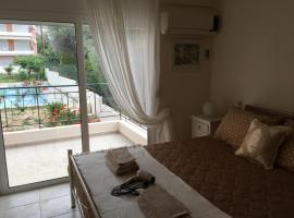 Foto do Hotel: Lovely Appartments Lygia Korinthias