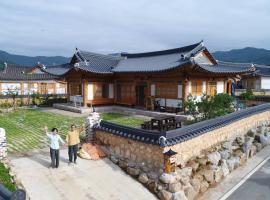 Mirinae Hanok Tradiational House, hotel in Gwangyang
