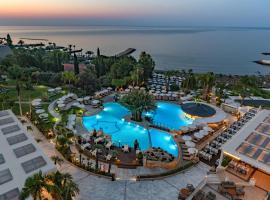 Hotel fotoğraf: Mediterranean Beach Hotel