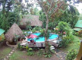 Hotel Hacienda Tijax Jungle Logde, hotel in Río Dulce
