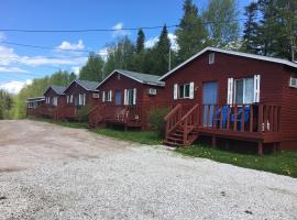 Lush's Cottages, Hotel in Cormack