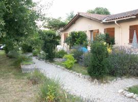 Hotel Photo: Appartement T2 dans maison pleins pieds