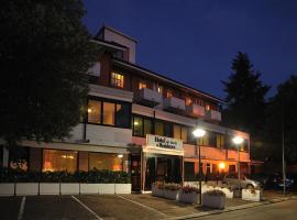 होटल की एक तस्वीर: Hotel & Residence Dei Duchi