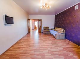 A picture of the hotel: Dekabrist Apartment Tokmakova 36