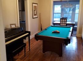 Hotel Photo: Riverside Chalmers Chalet 4Br 1Ba Fishing, Kayak Canals + WiFi