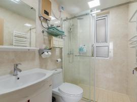 Hotel Photo: Three Bedroom Apartment Near Mountain Tai