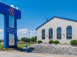Motel 6-Richmond, IN