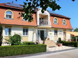 Marben Panzió, hotel in Hegykő