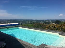 Фотографія готелю: Maison avec piscine et vue panoramique