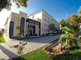 होटल की एक तस्वीर: Asson Hotel Termez