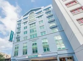 Hotel 81 Lucky
