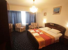 होटल की एक तस्वीर: Family Room Zadar - Diklo 16023p