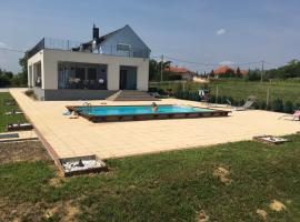 Hotel Photo: Balatonview - villa Myriam