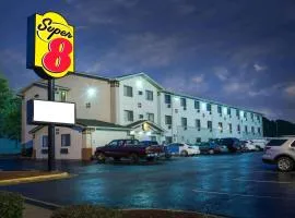 Super 8 by Wyndham Hot Springs, hotel in Hot Springs