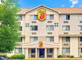 Super 8 by Wyndham Stamford/New York City Area – hotel w mieście Stamford