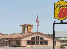 Super 8 by Wyndham Chadron NE, hotel di Chadron