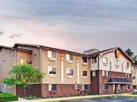 Super 8 by Wyndham Baltimore/Essex Area