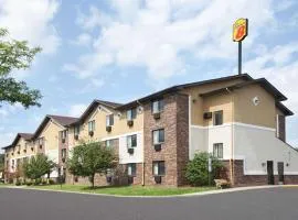 Super 8 by Wyndham Canton/Livonia Area