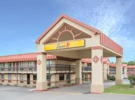 Super 8 by Wyndham Tulsa, hotel din Tulsa